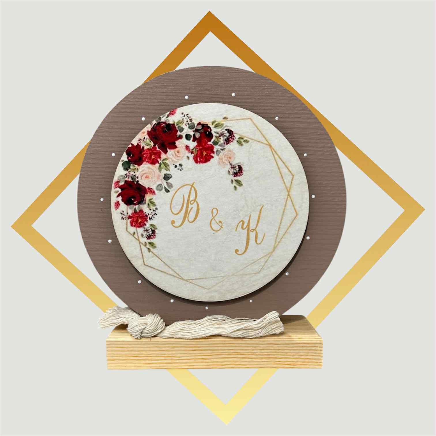 διακοσμητικό με αρχικά γράμματα